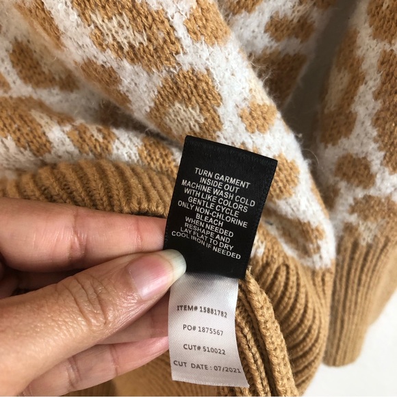 TORRID DROP SHOULDER SWEATER - POPCORN LEOPARD SIZE 1 DROP SHOULDER 15881782 - Picture 6 of 10